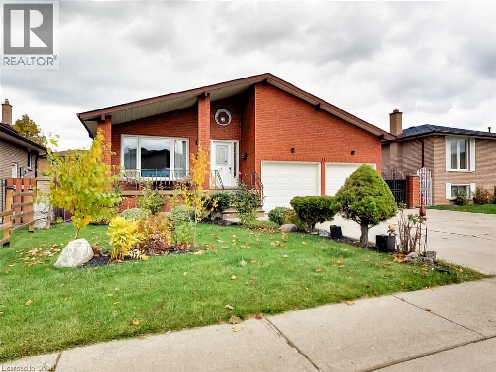 18 PAVAROTTI Court