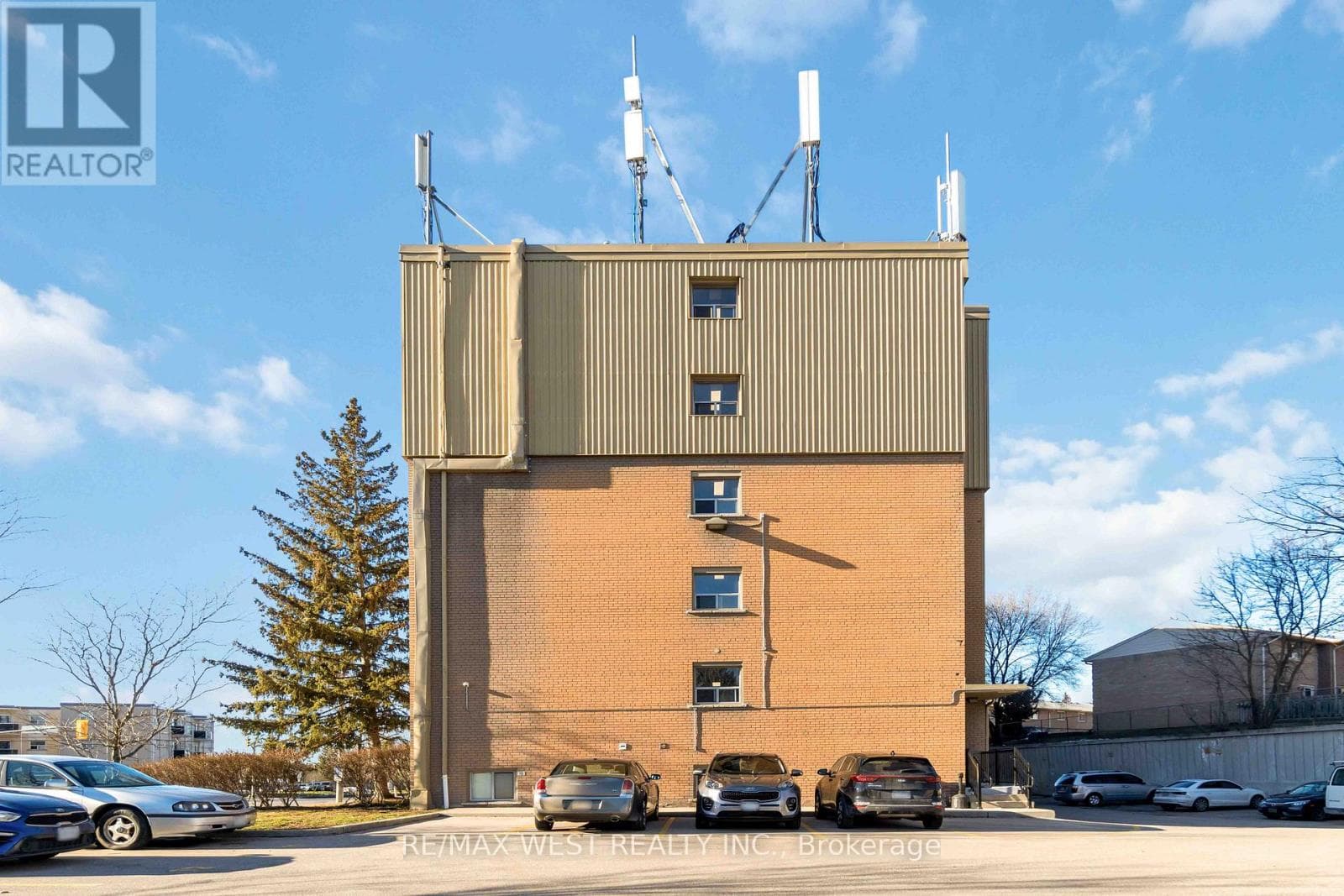 283 Fairway Road North Unit 90