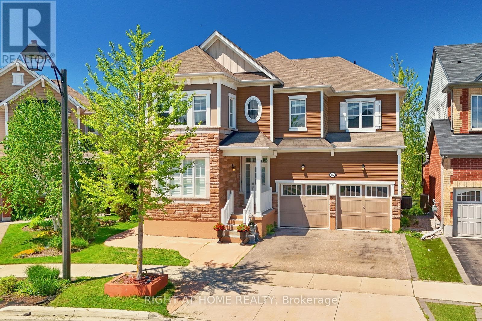 292 Falling Green Crescent