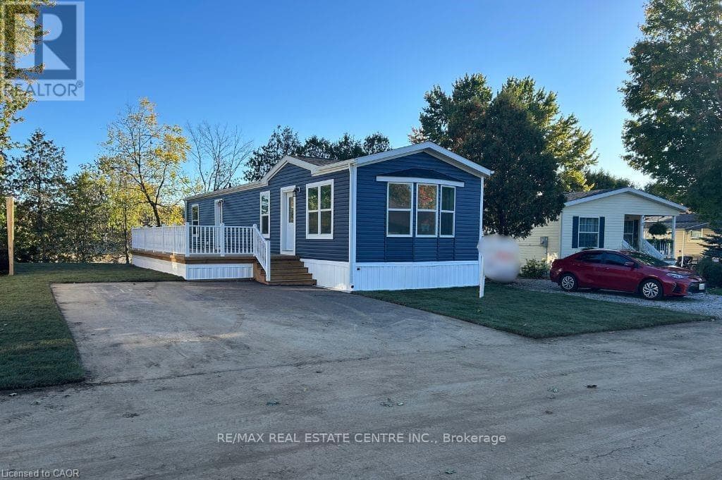 24 MacPherson Crescent