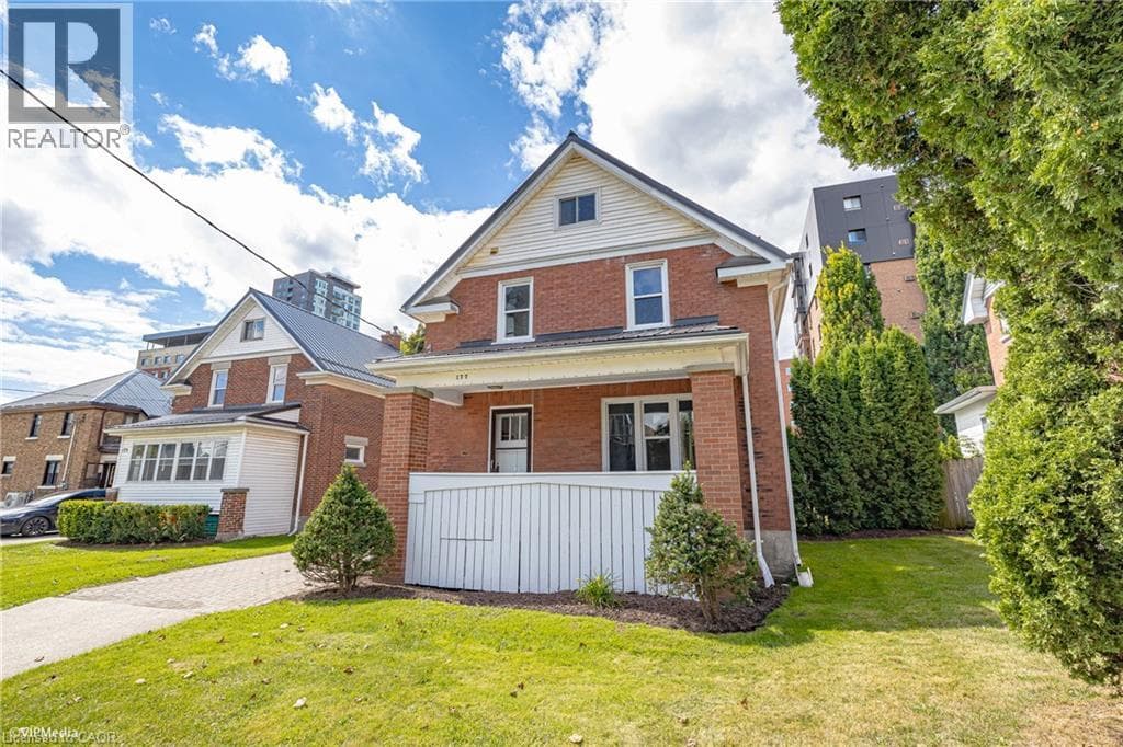 177 REGINA Street North