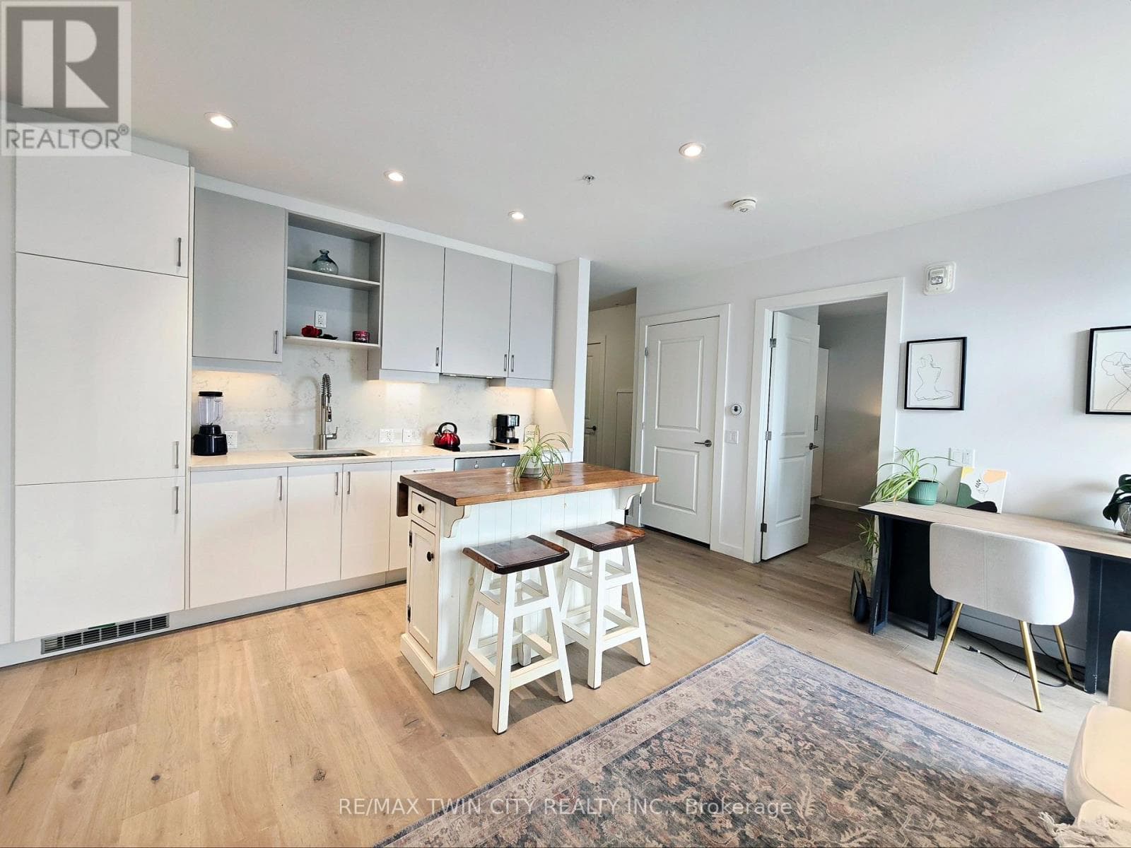 181 King Street South Unit 1812