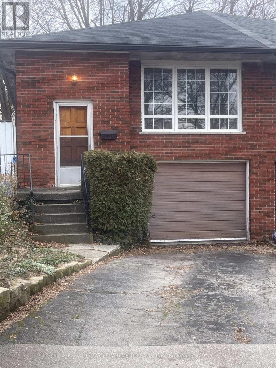 24 Yeoville Court