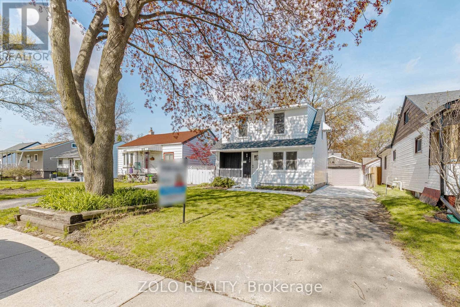 283 Ivon Avenue West