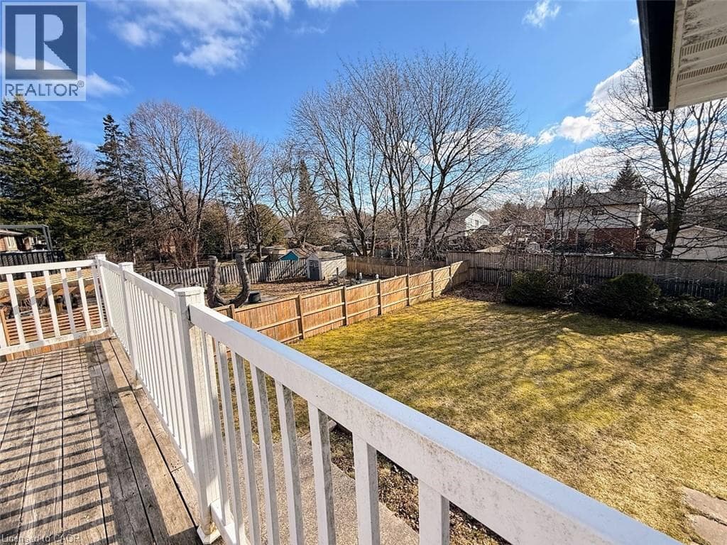 374 VICTORIA Road North