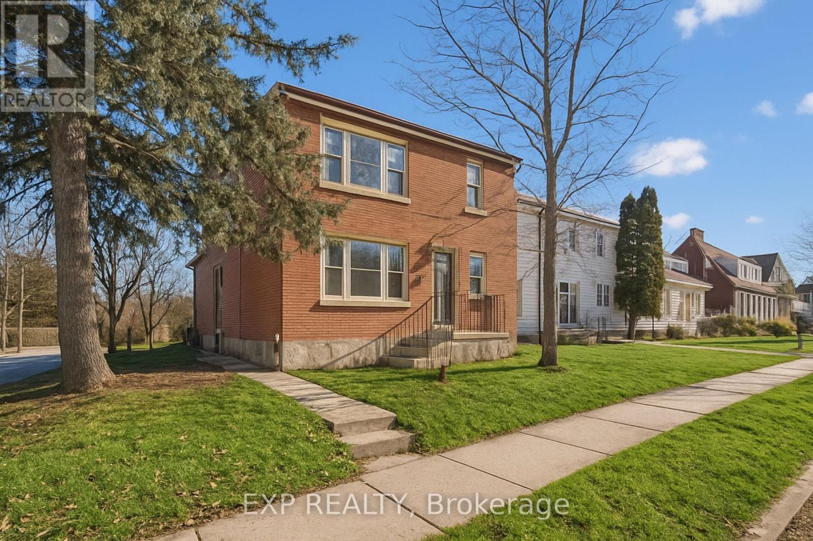 253 Sydney Street South