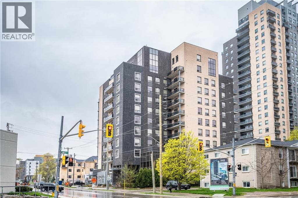 8 HICKORY Street West Unit 404