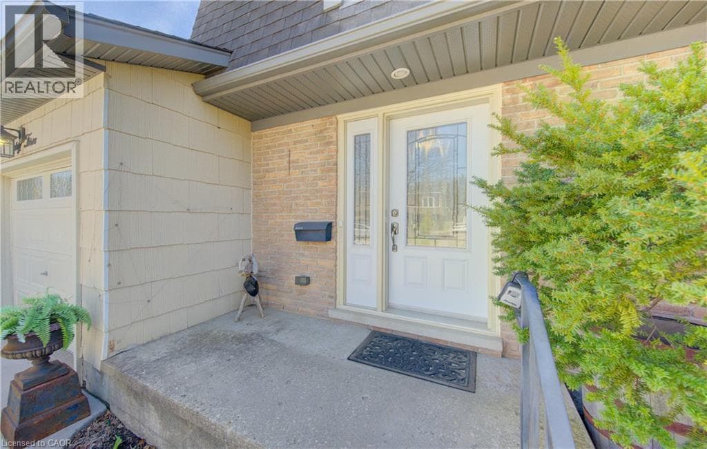 83 MANOR Drive