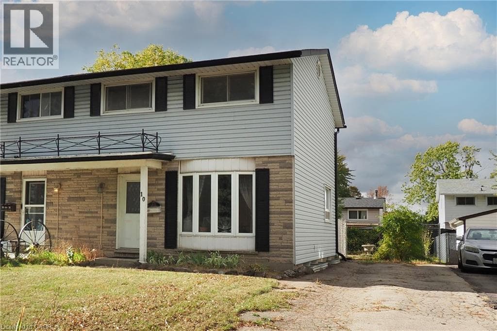 10 BALFOUR Crescent