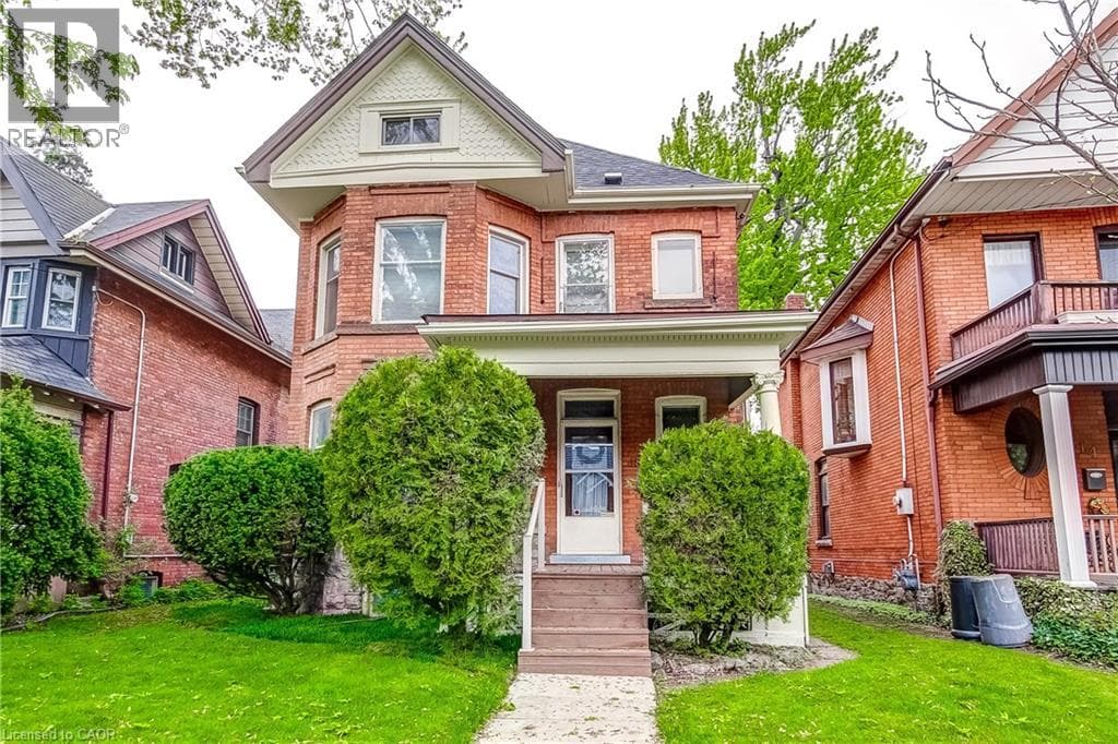 18 FAIRLEIGH Crescent