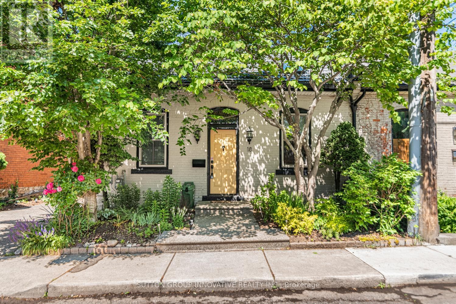 18 Pearl Street South
