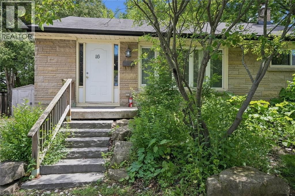 16 BEAUCOURT Place