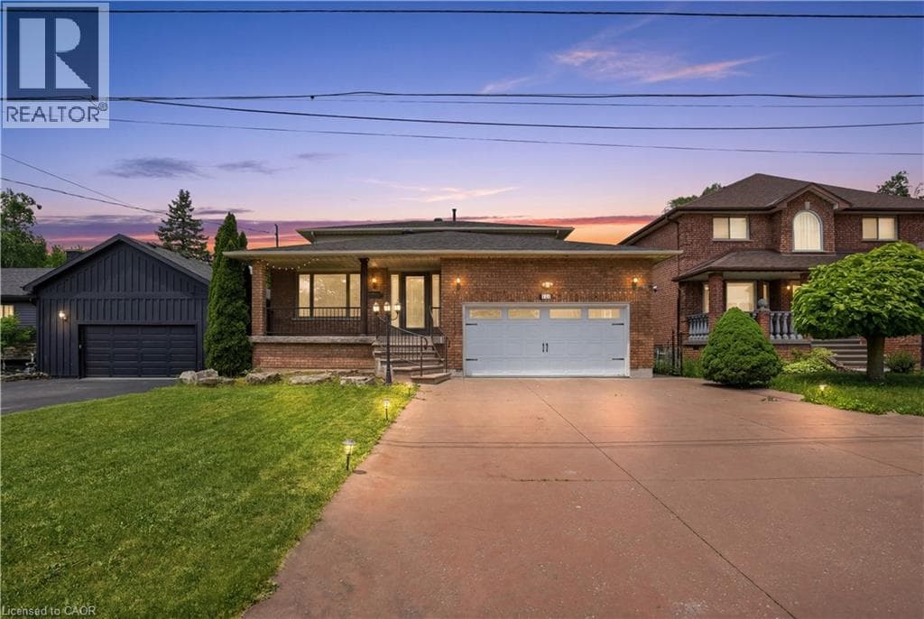 111 AUBREY Avenue
