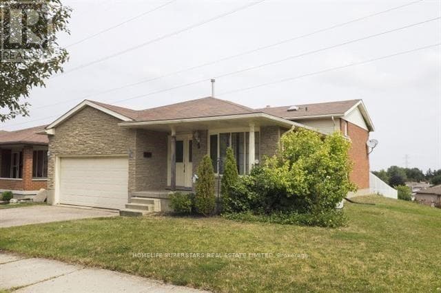 2 Hoddle Crescent