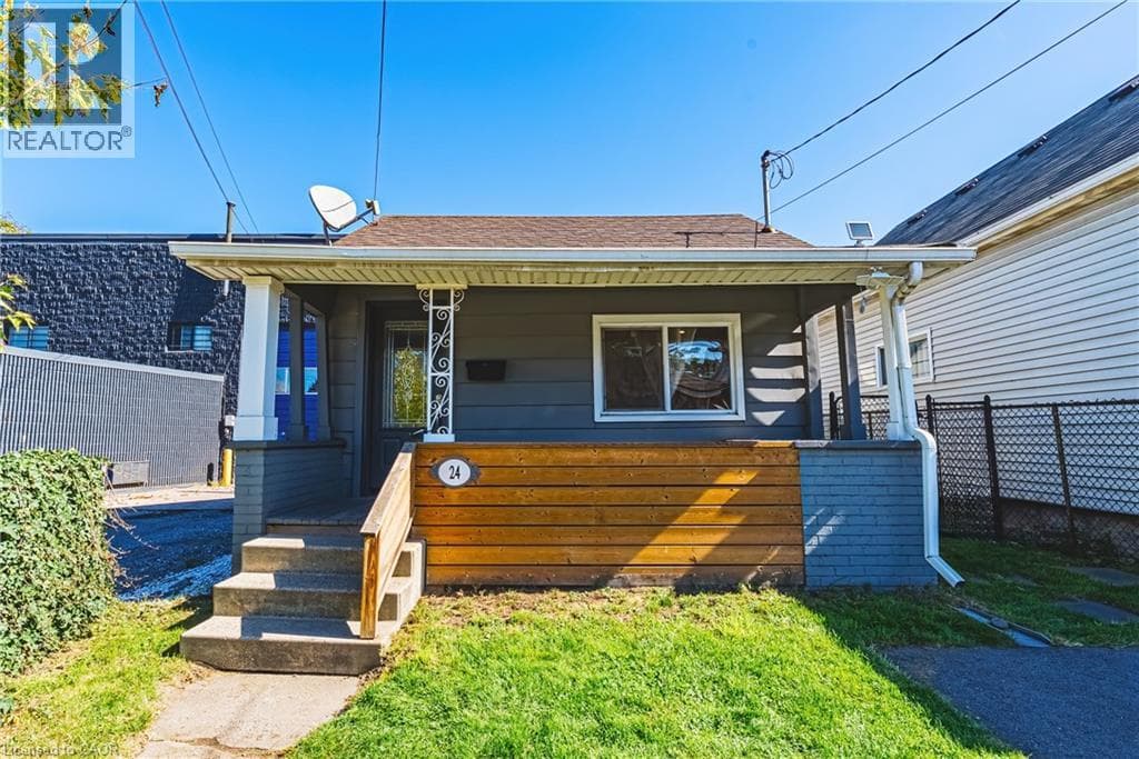 24 ROWANWOOD Street