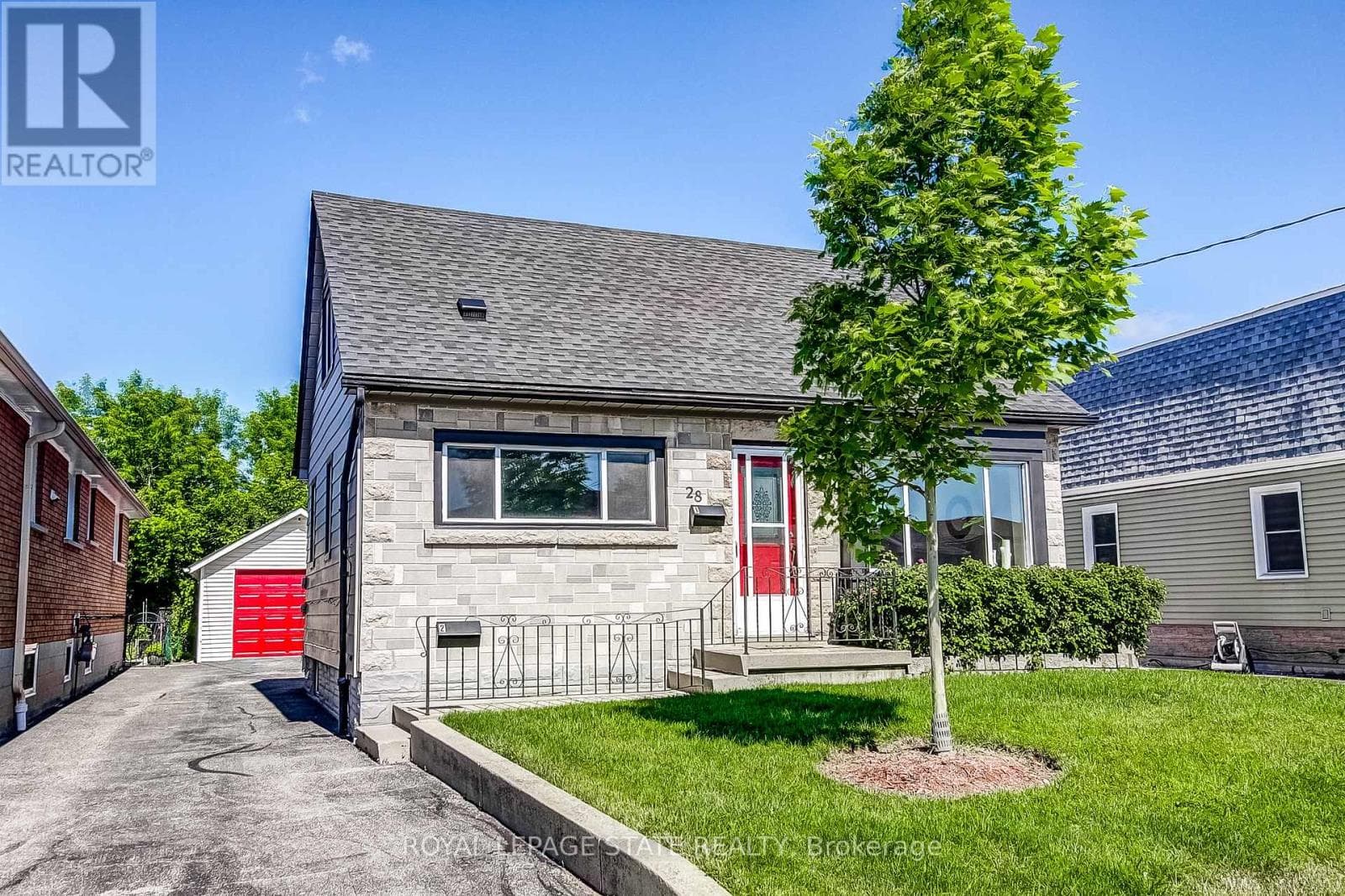 28 Delena Avenue South