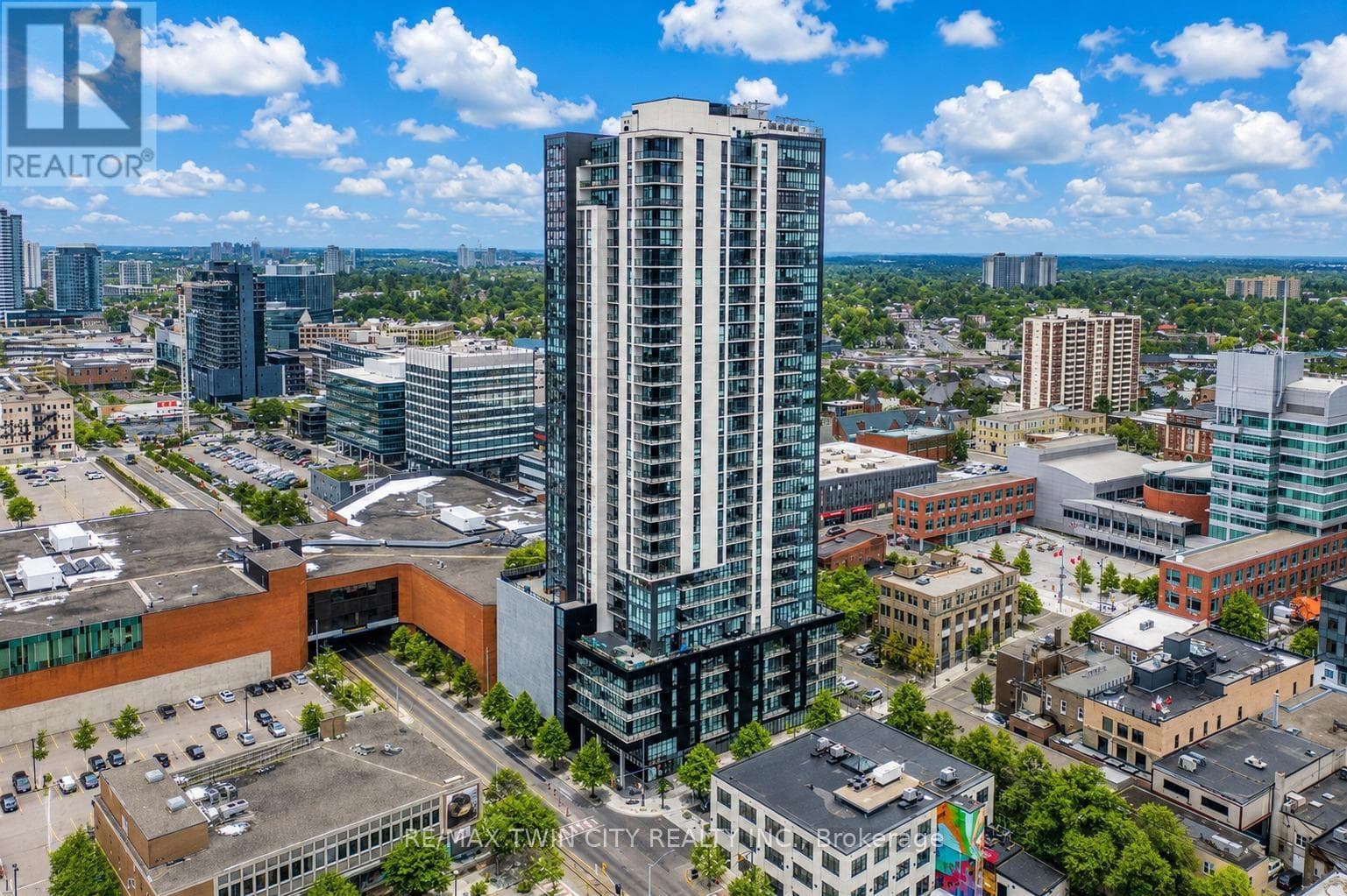 60 Charles Street West Unit 1402