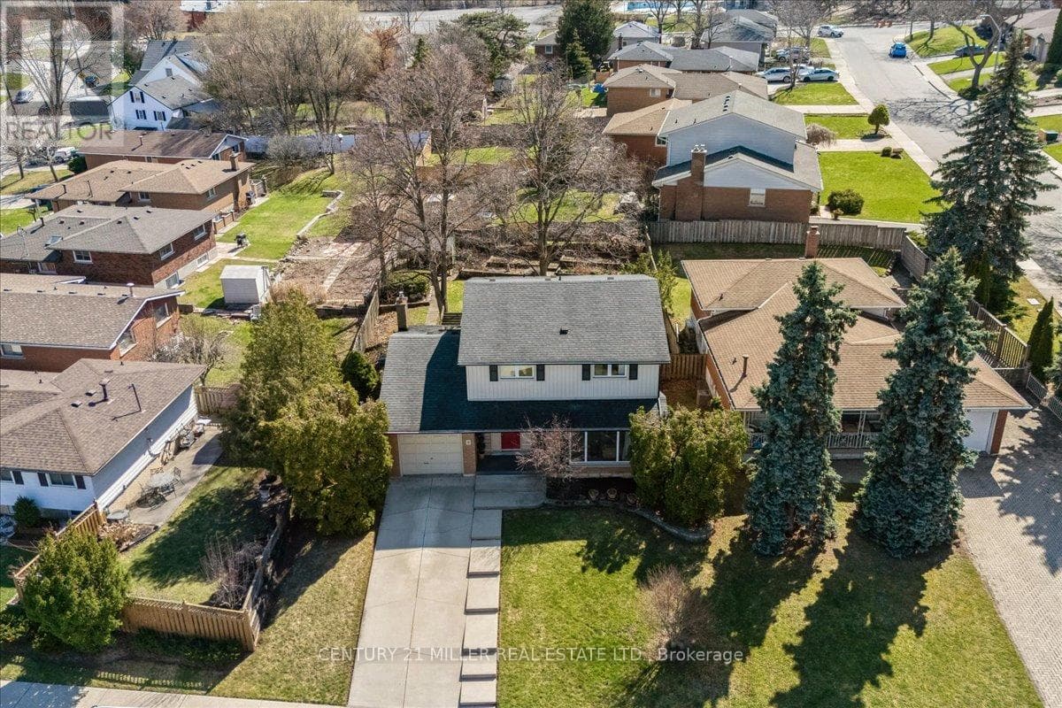 5 Cortina Crescent