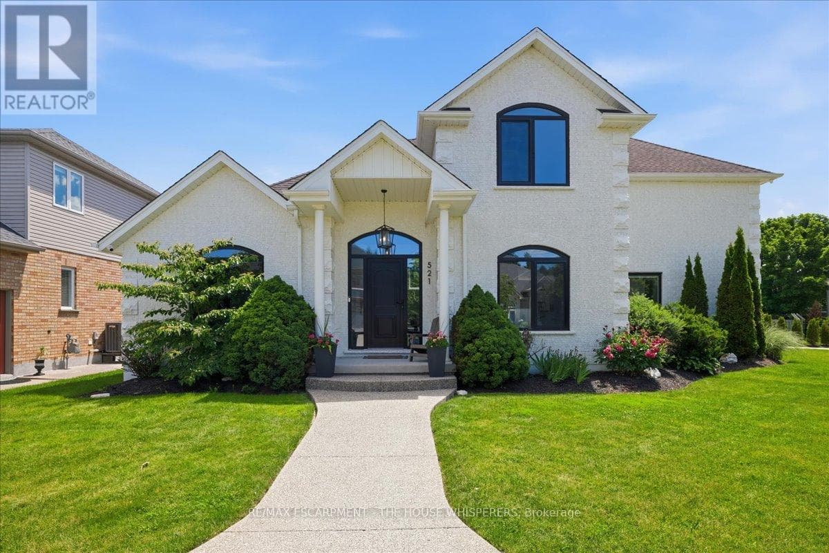 521 Falconridge Crescent
