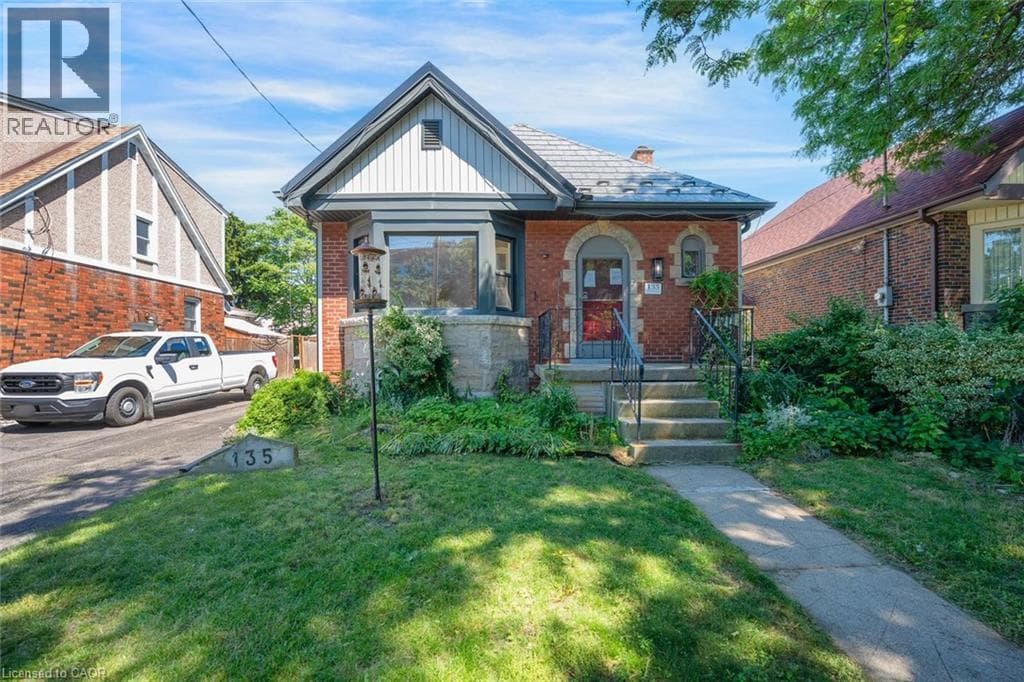 135 WEXFORD Avenue South