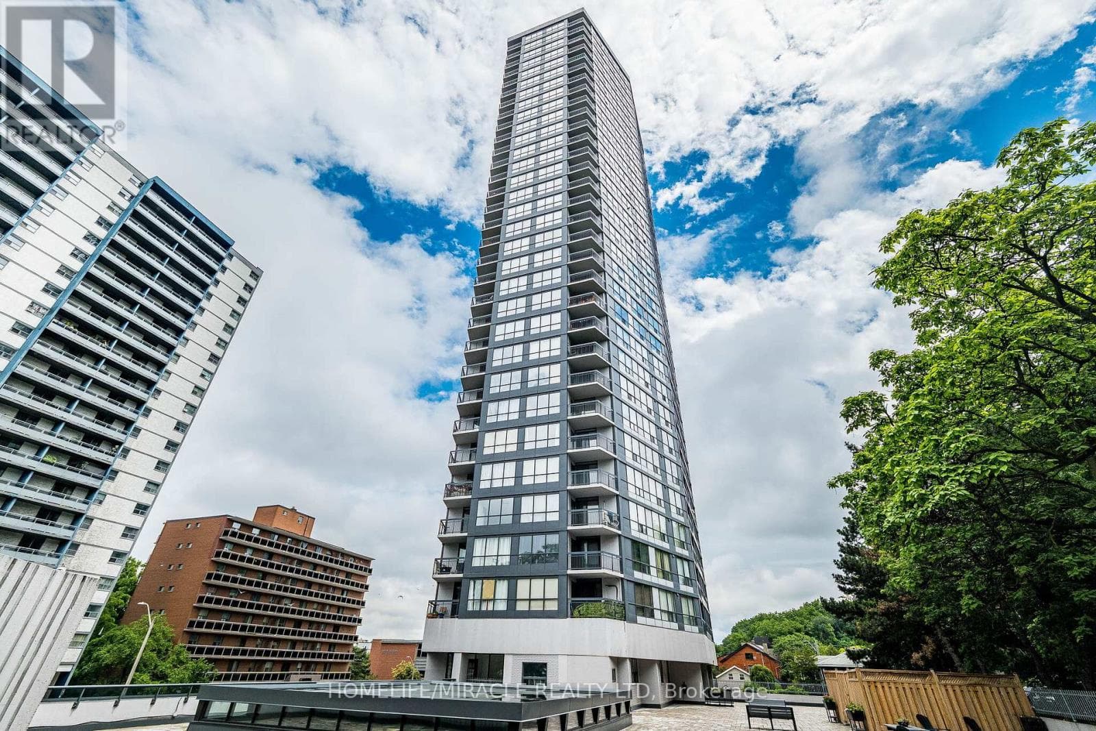 150 Charlton Avenue East Unit 1408