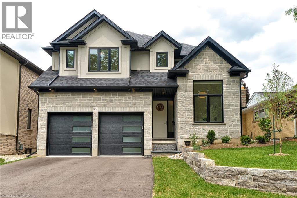 90 MARGARET Avenue North Unit A