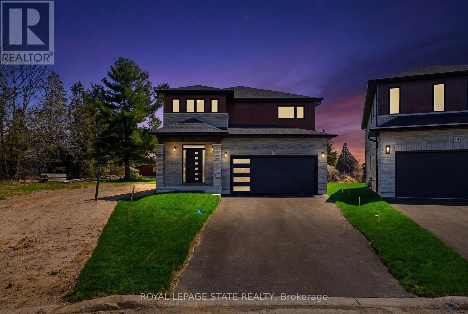 23 Woodvalley Court