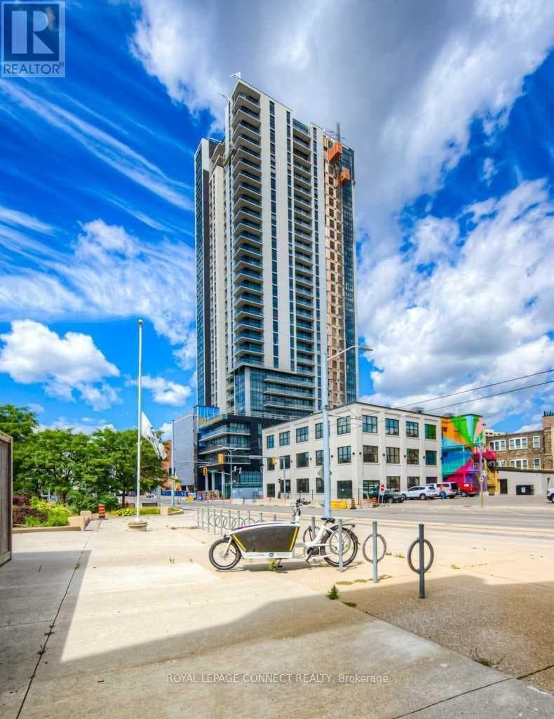 60 Charles Street West Unit 2811