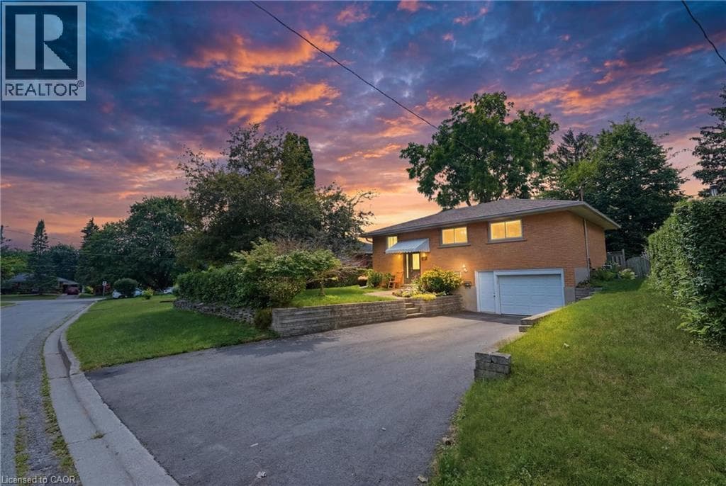 56 RENWICK Avenue