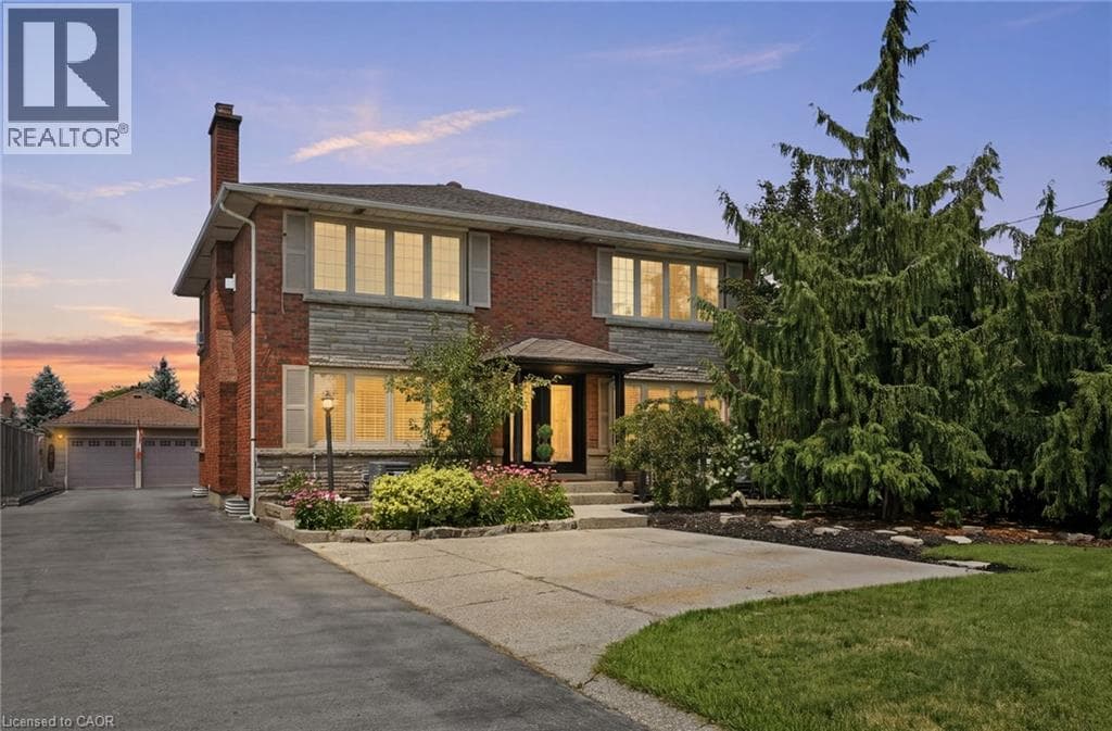 33 CENTENNIAL Parkway South