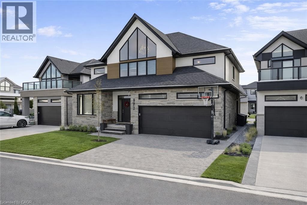 972 STONECLIFFE Walk Unit 18