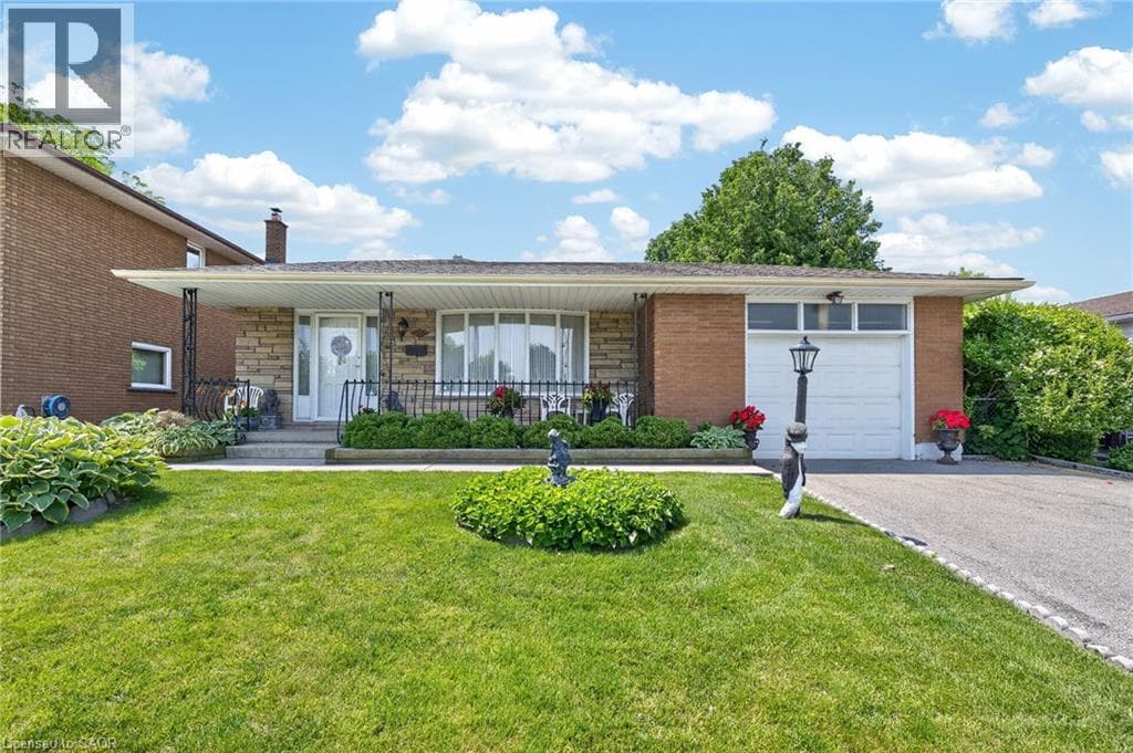 11 FASSETT Avenue