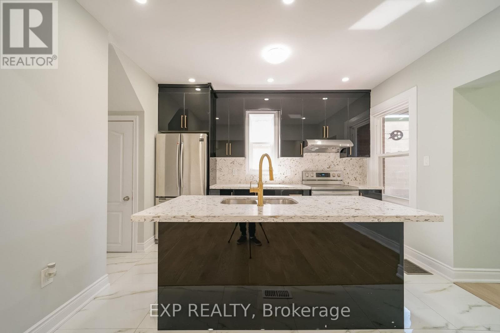 1509 Main Street East
