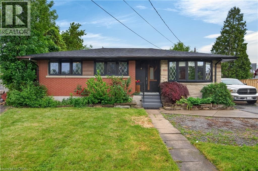 33 KENWOOD Crescent