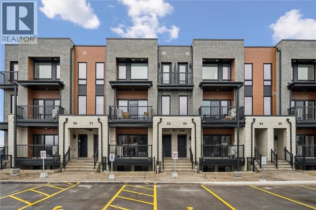 525 ERINBROOK Drive Unit C052