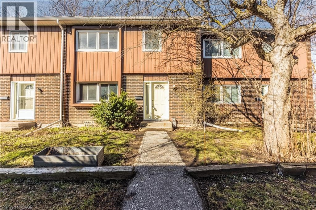 121 UNIVERSITY Avenue East Unit 102