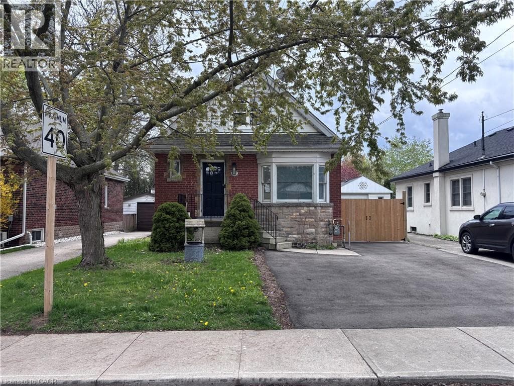 122 QUEENSDALE Avenue East