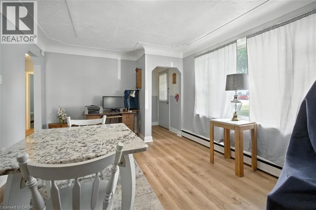 Photo 4