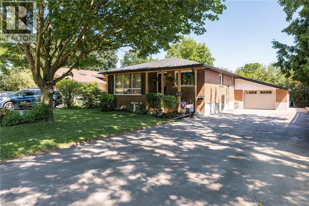 1315 ROSEMARY Crescent