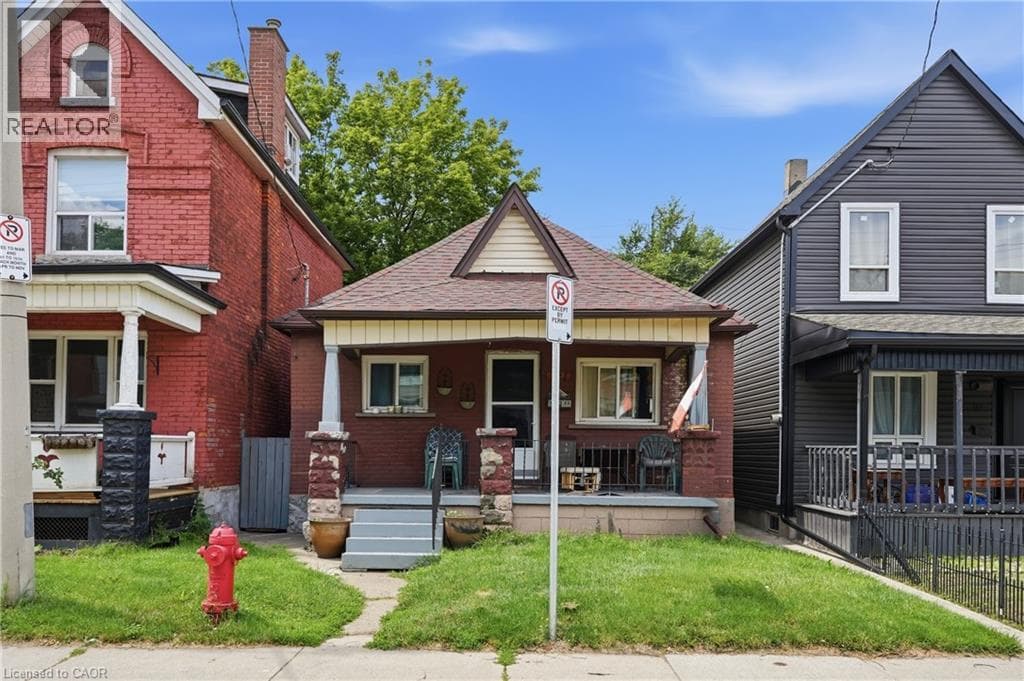 121 GIBSON Avenue