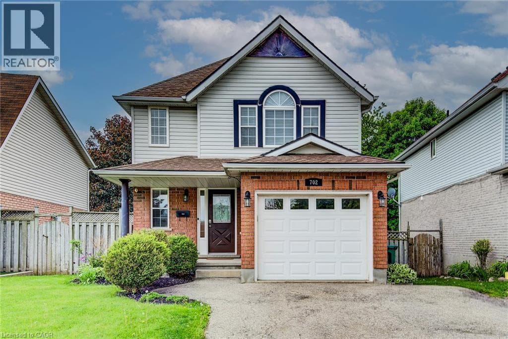 702 ELGIN Street North