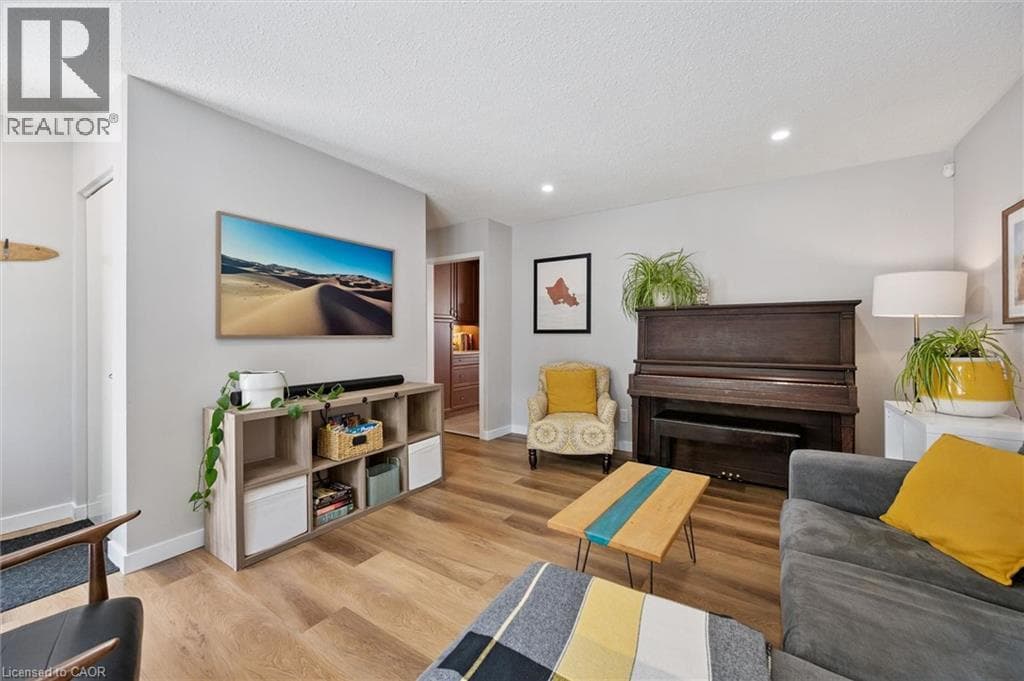 2 KEEWATIN Avenue