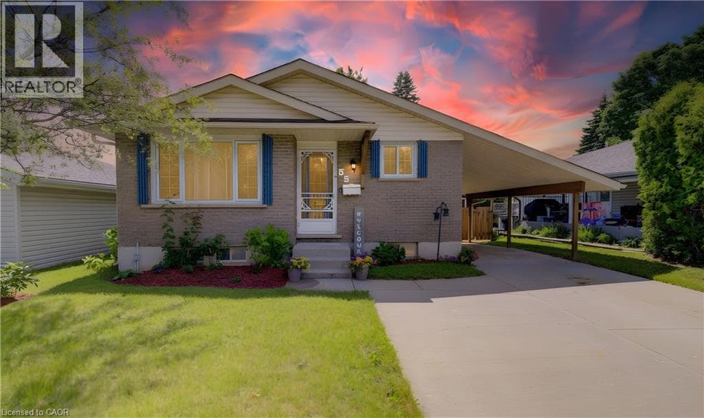 55 SOUTHWOOD Drive