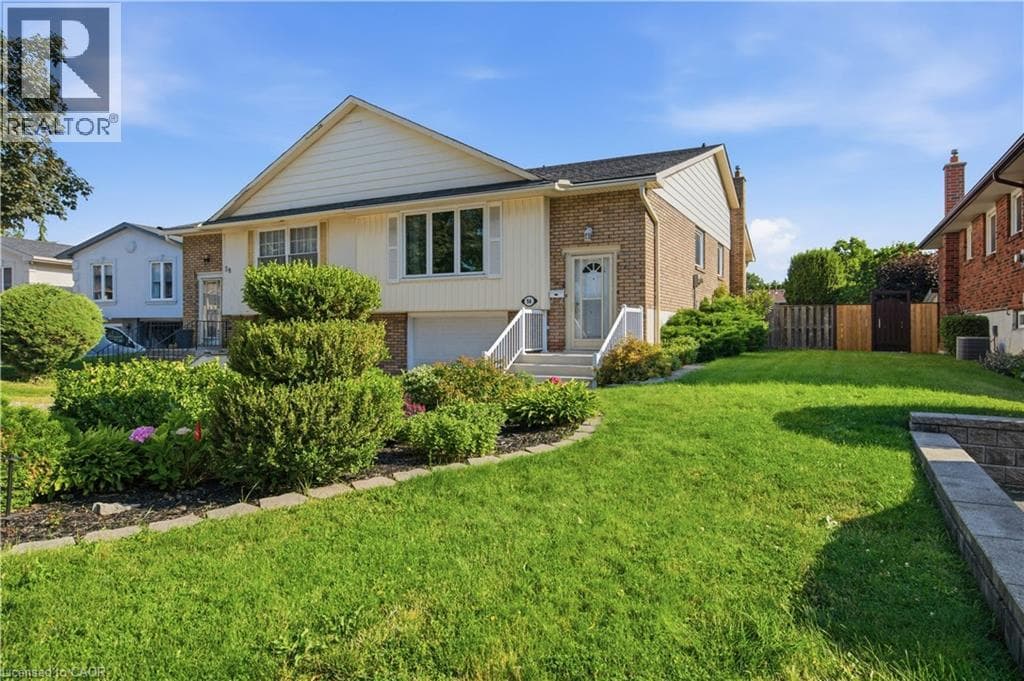 56 BROOKSTREAM Court