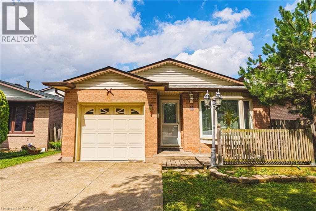 11 DRAKES Drive