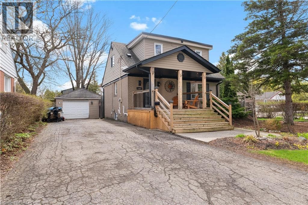 1367 ST MARYS Crescent
