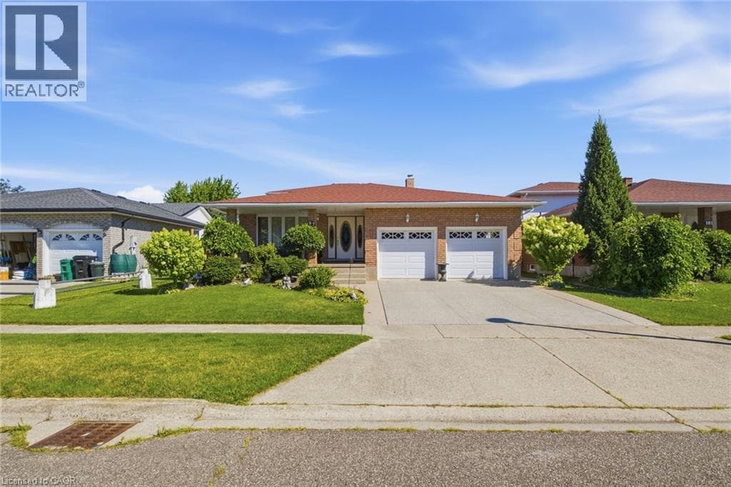 97 SOUTHVIEW Crescent