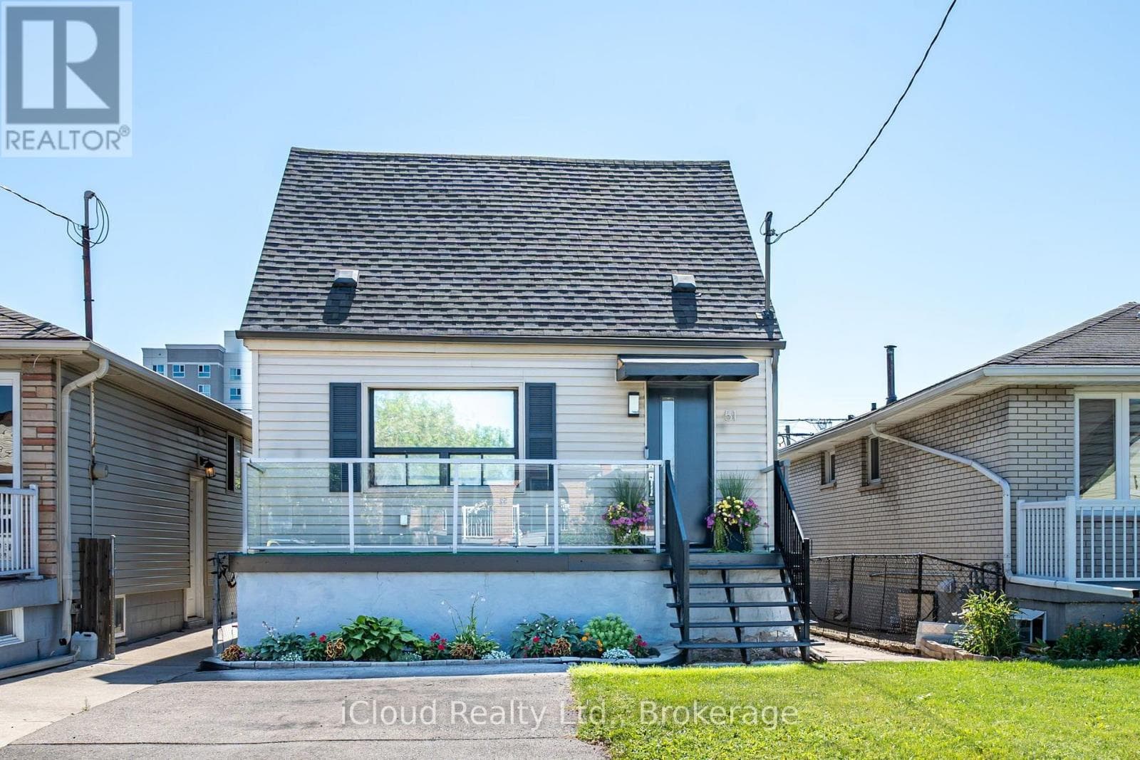 51 Delena Avenue South