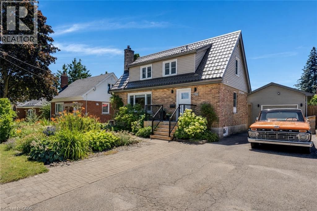 795 ROCKWAY Drive