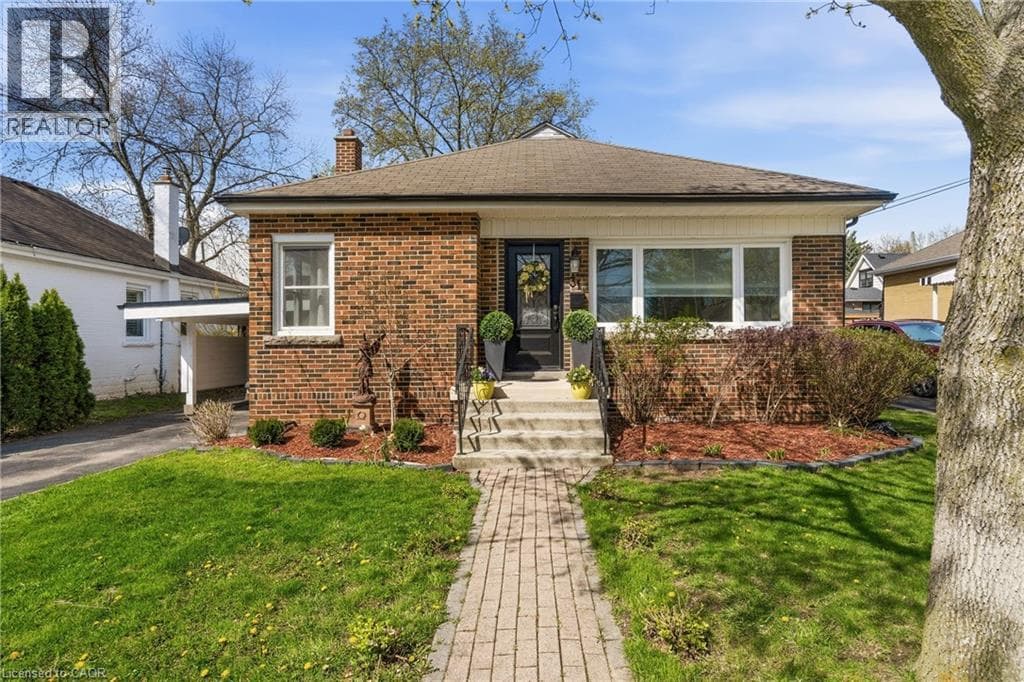 31 CAMERON Avenue